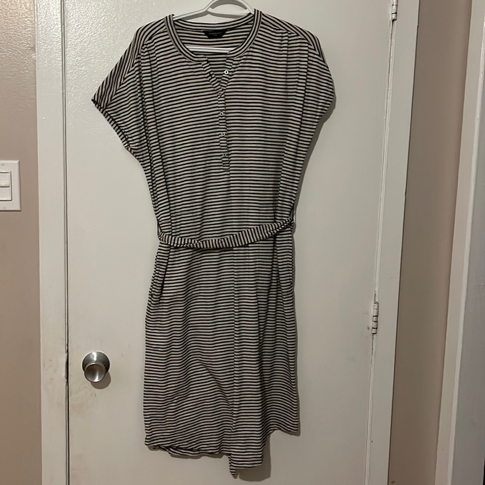 Denver Hayes dress with pockets.